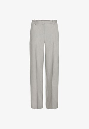Pantalones gris claro a medida con un acabado texturizado, diseño de pierna ancha y pliegues frontales. Presentan una cintura lisa para mayor comodidad.