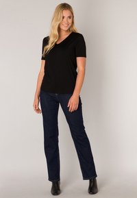 BASE LEVEL YANIC - T-shirt basic - black