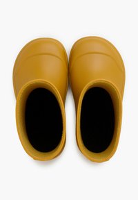 Sabots en caoutchouc jaunes avec un design à bout arrondi, semelles intérieures noires texturées et finition extérieure lisse. Aucun matériel ou accent visible.