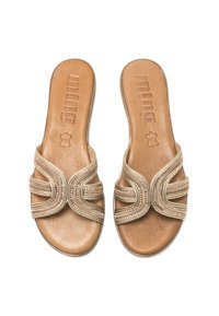 Sandali dorati con design della fascia intrecciata, soletta in pelle e suola liscia color tan. La cucitura decorativa migliora l'aspetto complessivo.