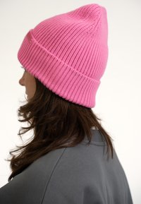 Thumbnail Image 3