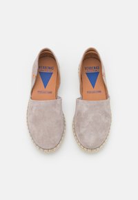 VERBENAS CARMEN - Espadrillos - perla