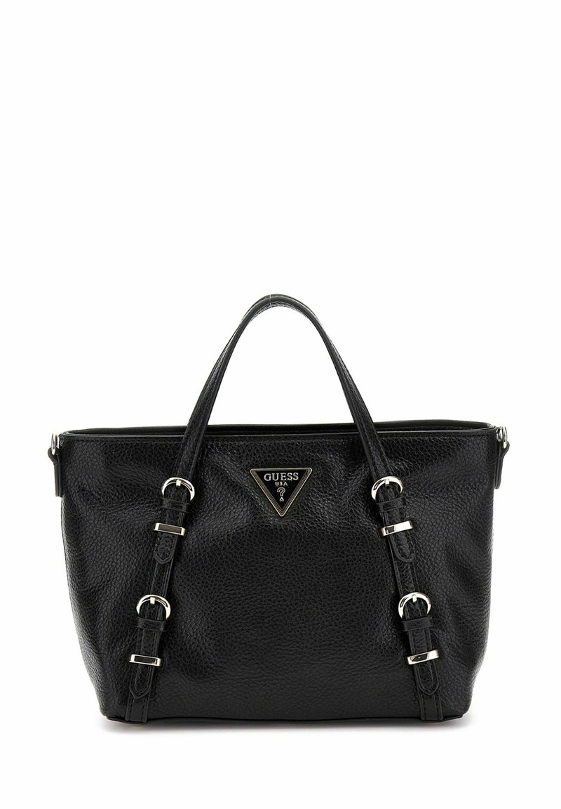 Borsa a tracolla in pelle nera a grana con due manici, dettagli in metallo argentato e una placca con logo triangolare sul davanti. Chiusura con zip nella parte superiore.