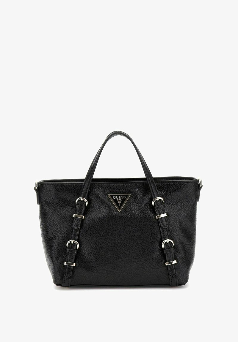 Borsa a tracolla in pelle nera a grana con due manici, dettagli in metallo argentato e una placca con logo triangolare sul davanti. Chiusura con zip nella parte superiore.