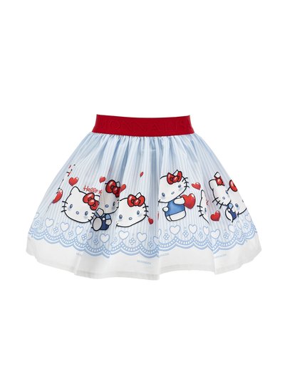 Φούστα με γαλάζιες και λευκές ρίγες και κόκκινη ζώνη μέσης, διακοσμημένη με πολλαπλά πρόσωπα Hello Kitty που κρατούν κόκκινη καρδιά και δαντελένια μοτίβα σε σχήμα καρδιάς.