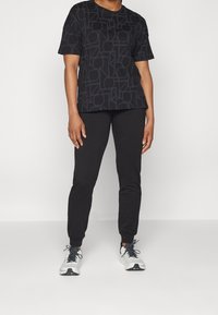 ONLY Play Camiseta estampada - black