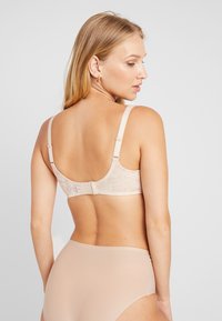 Wacoal AWARENESS SEAMLESS UNDERWIRE BRA - Soutien com aro - naturally nude
