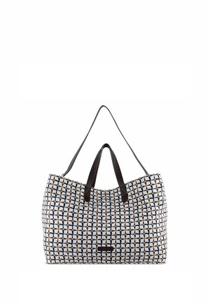 Borsa in poliestere con un motivo geometrico blu navy e bianco. Presenta due manici marroni scuri e una base rettangolare per maggiore stabilità.
