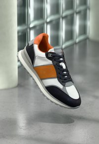 Nem kiválasztott, navy/white/orange