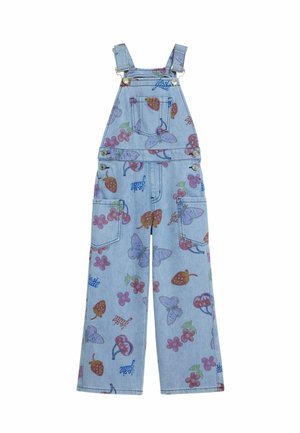 Overoles de mezclilla azul claro con una combinación de patrones coloridos de mariposas y frutas, con tirantes ajustables y múltiples bolsillos.