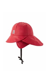 Czerwona wodoodporna czapka z szerokim rondem i klapą na kark. Posiada szary naszywkę z logo oraz czarny regulowany sznurek pod brodą. Gładka tekstura.