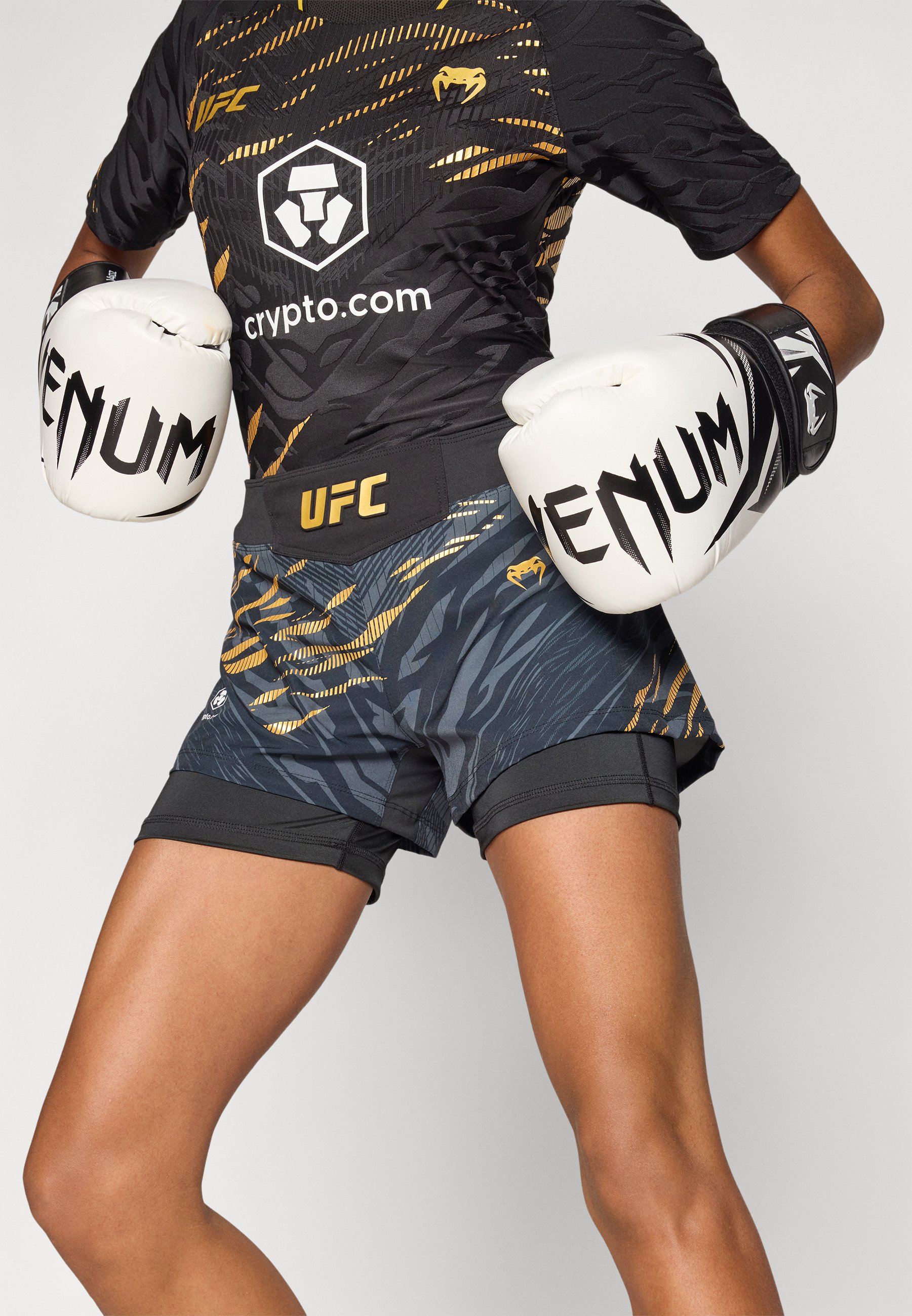 海外製 モスカート120P 6個 UFC他 2024 Topps Midnight UFC Factory Sealed Hobby Box – Hogan's