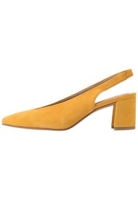 Pantofole slingback in suede giallo con punta affusolata e tacco a blocco. Presenta un dettaglio laterale sagomato e una trama liscia.