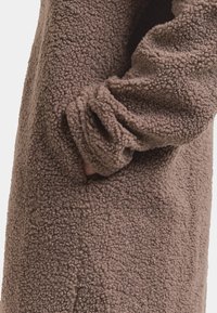 Didriksons JILL LONG FULL-ZIP - Fleecejacka - bark