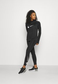 Nike Performance RUN 7/8 - Leggings - black/white