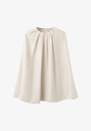 Bež kapa od glatkog tkanja, s visokim ovratnikom s naboranim detaljima i lepršavim, padajućim dizajnom. Nema vidljivih kopči ili uzoraka.