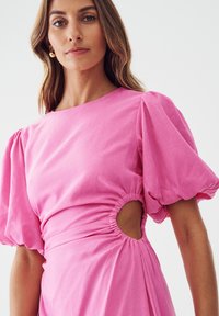 CALLI NICHOLA  - Maxi-jurk - bubble gum pink