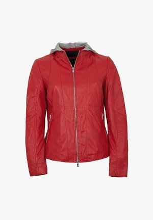 Rote Lederjacke mit grauem Kapuzen, Reißverschluss vorne, seitlichen Taschen und genähten Details an Ärmeln und Körper. Glatte Textur und taillierte Passform.
