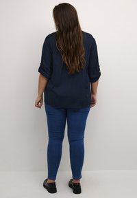 Kaffe Curve SIDA - Blusa - midnight marine   black stripe