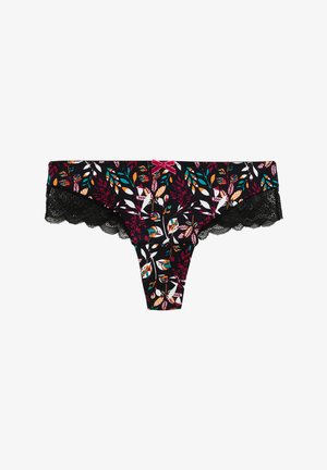 String en tissu noir à imprimé floral, présentant des feuilles colorées, une bordure en dentelle festonnée et un petit nœud rose au centre devant.