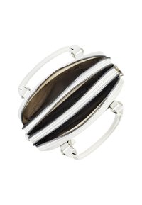 Witte leren handtas met meerdere ritscompartimenten, gladde textuur en dubbele handgrepen. Interieur met contrasterende kleuren.