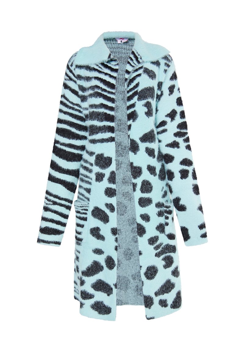 Palton oversized de un albastru deschis, cu imprimeuri animale negre, având o textură moale, mâneci lungi și un guler cu vârfuri. Design cu fața deschisă.