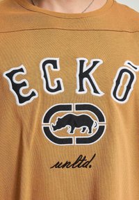 ecko unltd. BOXY CUT - T-shirts med print - brown
