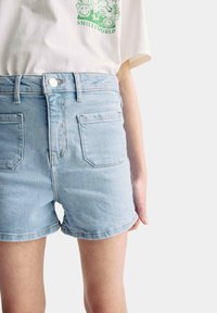 Marks & Spencer MOM PURE - Shorts vaqueros - light blue