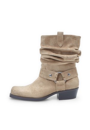 Winter boots - beige