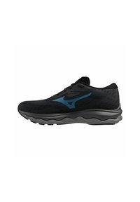 Scarpa da corsa nera con logo blu, tomaia in rete e suola spessa e imbottita progettata per comfort e supporto.