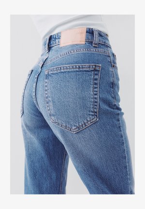 PULL&BEAR, HIGH-WAIST SLIM-FIT - JEANS - Slimfit džínsy - blue denim
