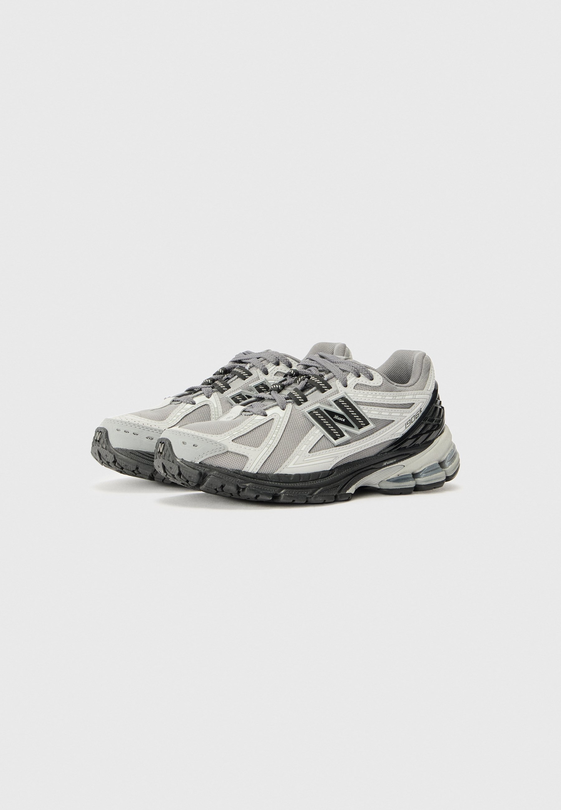New Balance M1906 UNISEX - Sneakers low - grey/gri - Zalando.ro