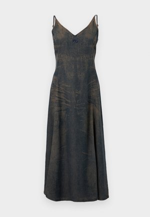 Sukienka dżinsowa z dekoltem w kształcie litery V, cienkimi ramiączkami i rozkloszowanym dołem. Materiał ma wyblakły ciemnoniebieski kolor, odsłaniający subtelne różnice w fakturze.