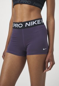 Nike Performance 365 SHORT - Leggings - dark raisin