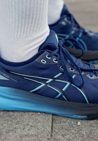 ASICS GEL-KAYANO 31 - Silniční běžecké boty - blue expanse/digital aqua