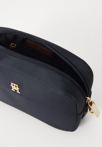 Tommy Hilfiger POPETTE - Sacoche d'appareil photo - space blue