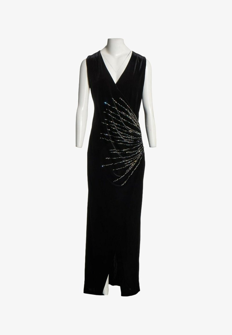 Robe de soirée en velours noire sans manches avec encolure en V, fente latérale et ornement à paillettes argentées étincelantes sur la hanche droite.