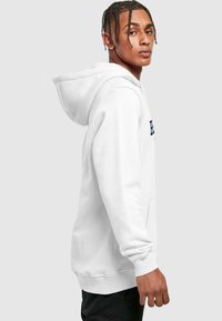 Merchcode BERKELEY UNIVERSITY - SCRIPT 2 - Hoodie - white