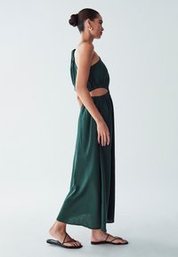 ST MRLO AMILE MIDI - Denní šaty - emerald