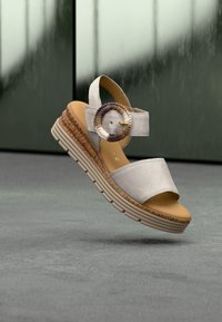 Δεν επιλέχθηκε, flieder