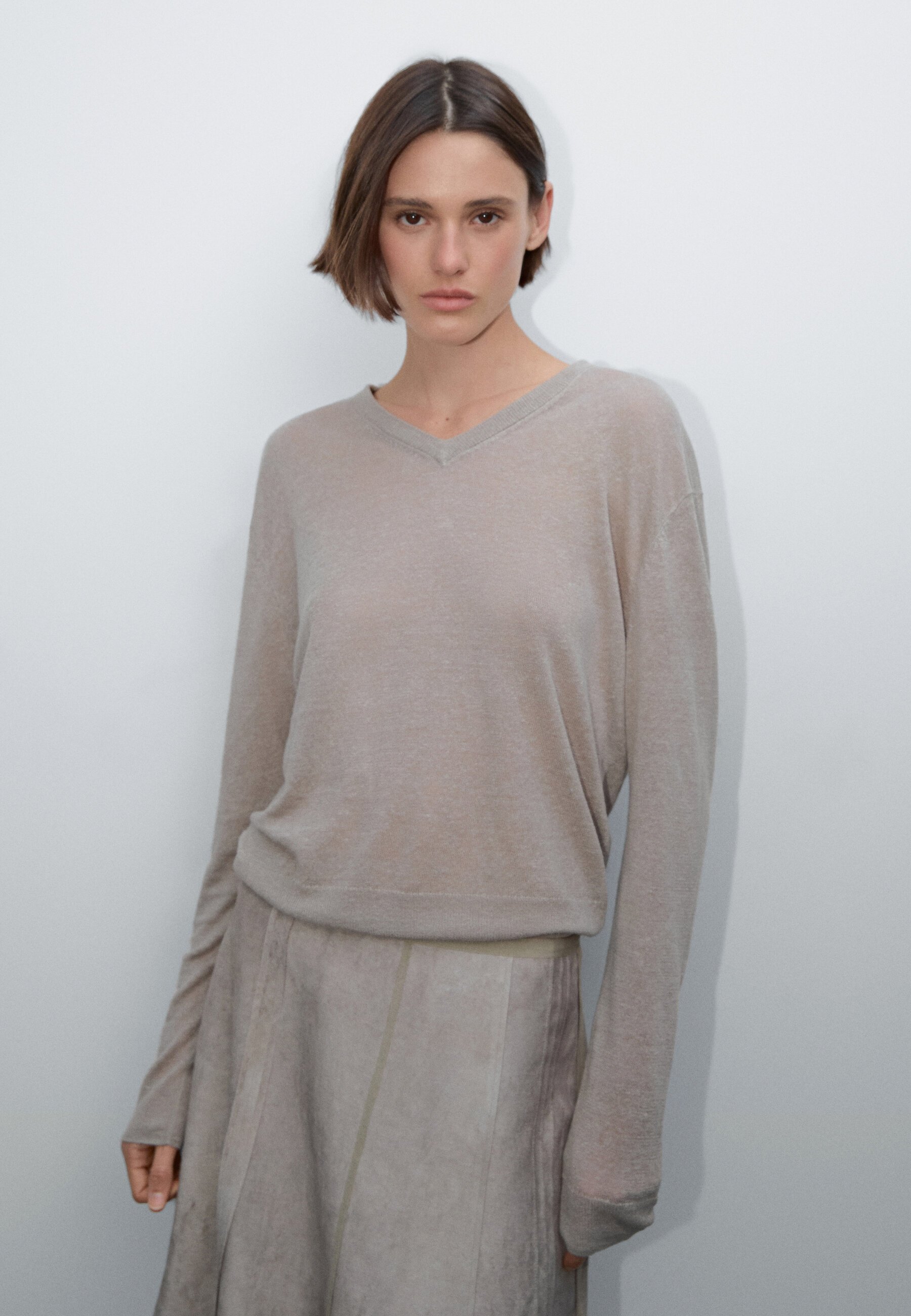 【Massimo Dutti】Maltinto wash midi skirt with seam details Maltinto skirt with seam details · Taupe Grey · Smart