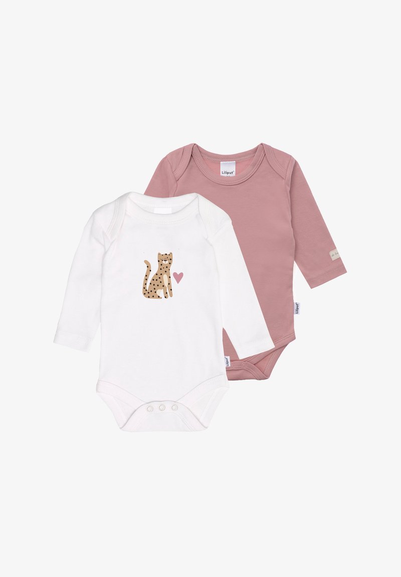 Zwei Langarm-Babykombis: einer weiß mit einem gepunkteten Katzendesign und Herz, der andere einfarbig in zartrosa; beide aus weichem Baumwollstoff.