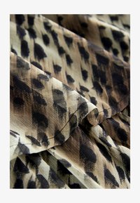 Odabrano, animal leopard print