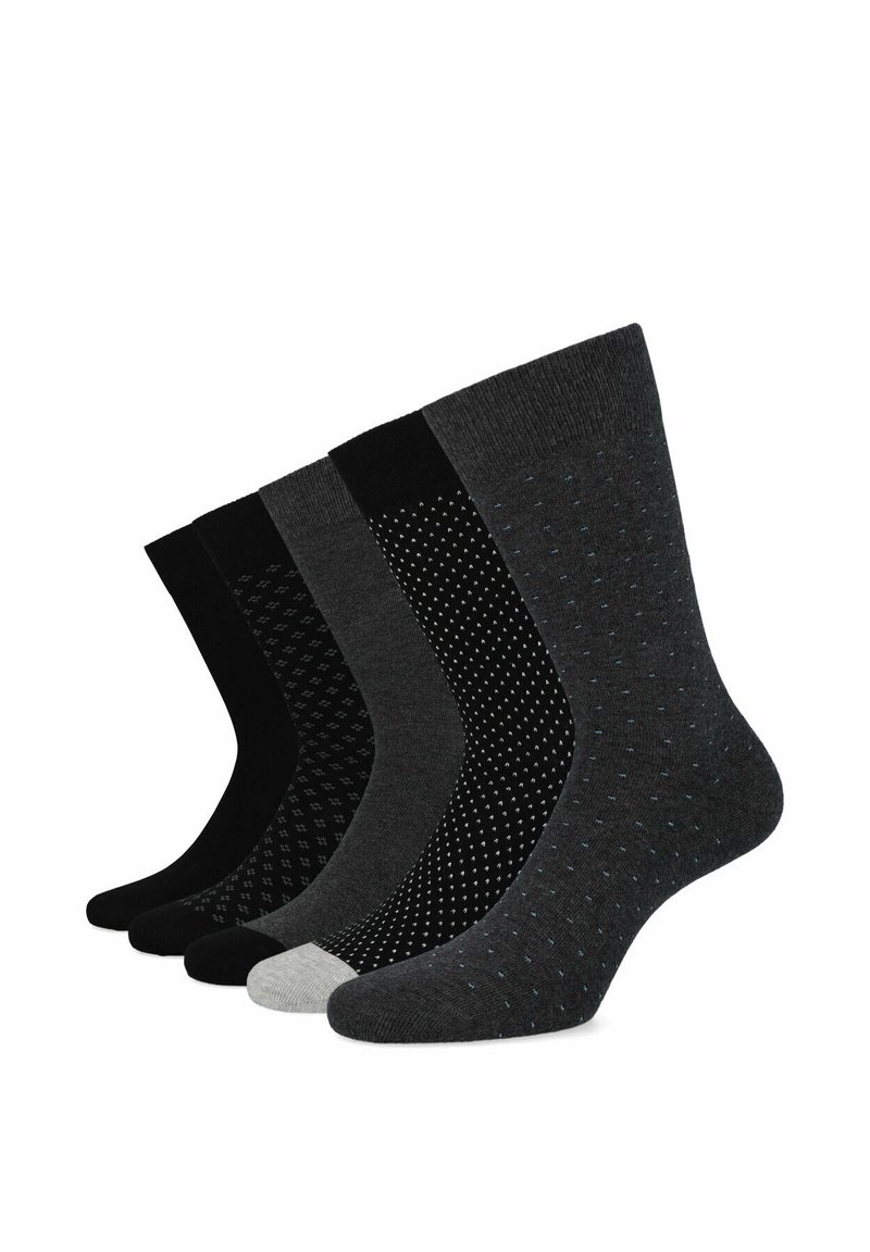 Zestaw skarpetek z bawełny, który zawiera cztery pary: klasyczną czarną, dwie szarości z kropkowanym wzorem oraz czarną parę z małymi niebieskimi akcentami.
