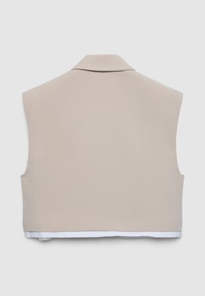 Gilet beige cropped con texture liscia, caratterizzato da un colletto classico e rifinitura bianca all'orlo, dal design minimalista.