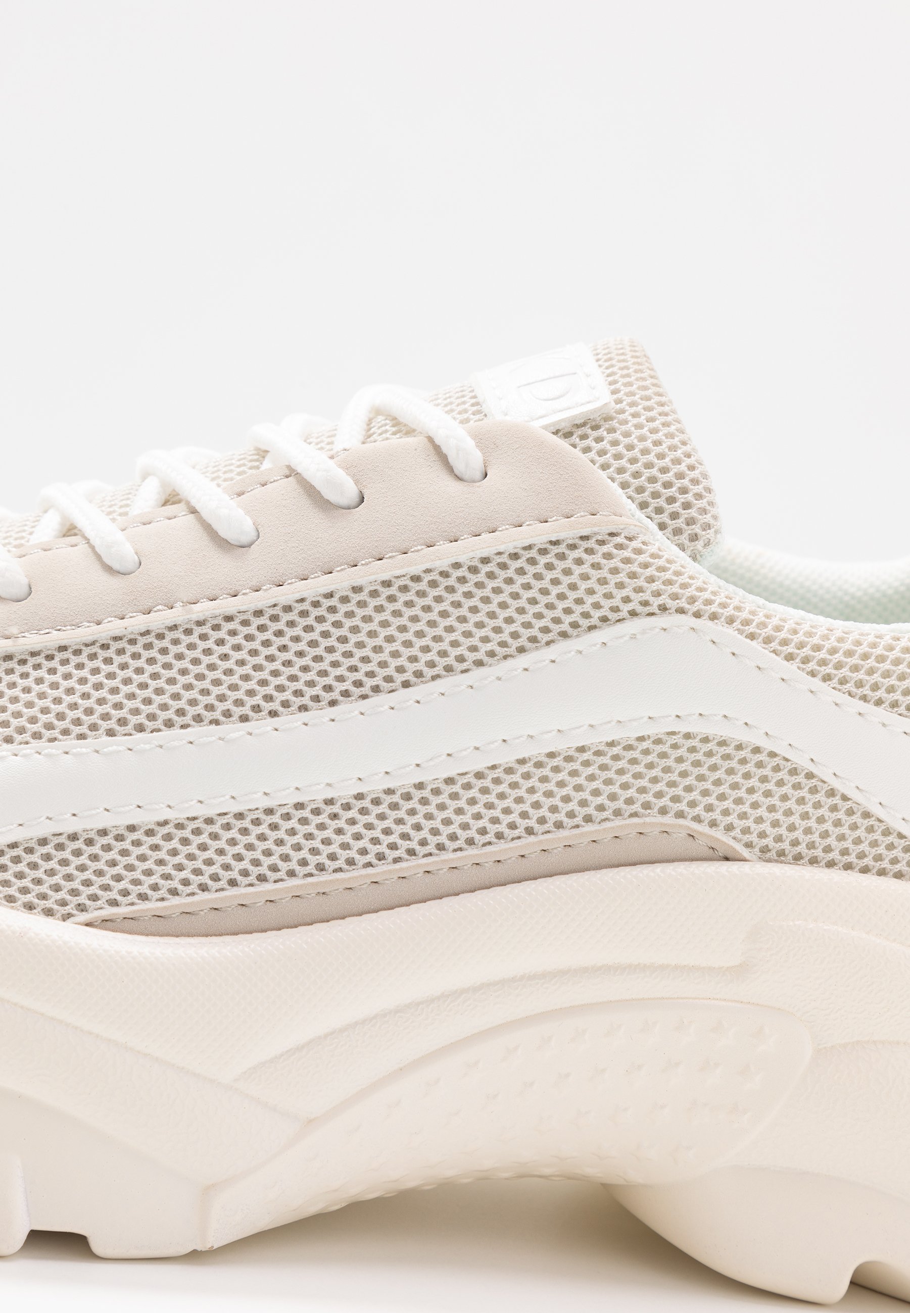 rounded chunky profile trainers