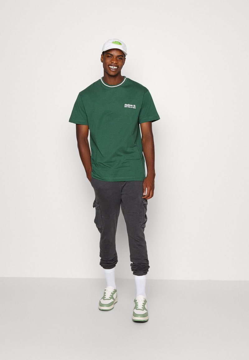 Jack Jones ジャックアンドジョーンズ green JORRIVERSIDE NECK Print TEE trekking T