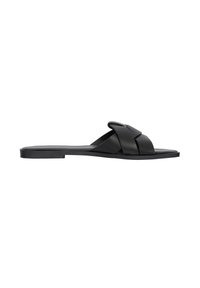 Sort flad sommer sandal i glat læder, med et bredt, vævet stropdesign og en rektangulær sål. Ingen udsmykninger eller accenter.
