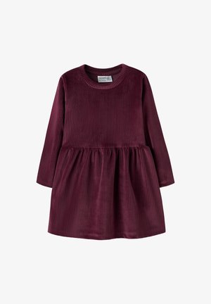 Bordeaux Cord-Rippkleid mit langen Ärmeln, Rundhals und plissiertem Rock. Verfügt über eine vertikale Ripptextur und ein tailliertes Oberteil.