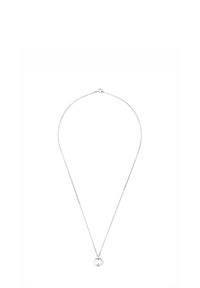 Silverhalsband med en delikat kedja och en cirkulär hängande del med en liten stjärndetalj i mitten. Enkelt och elegant design.